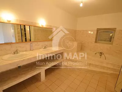 Maison, 220 m²