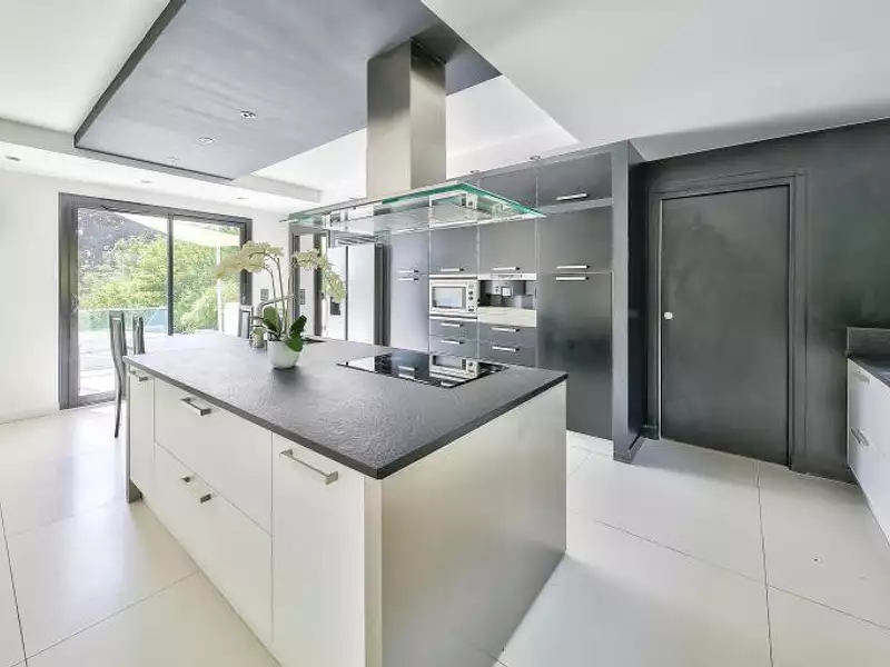 Maison, 603,58 m²