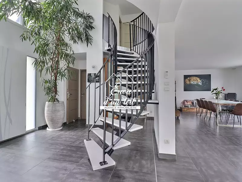 Maison, 218 m²