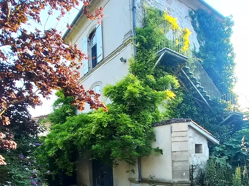 Immeuble, 1 521 m²
