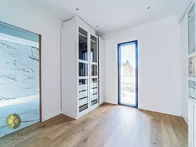 Maison, 275 m²