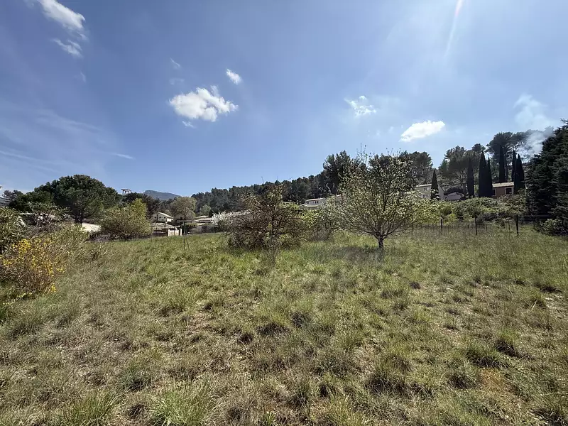 Terrain, 600 m²