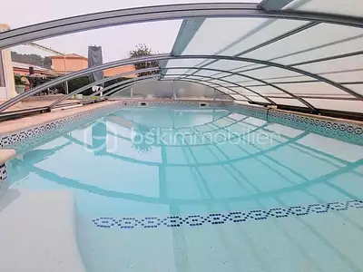 Maison, 240 m²