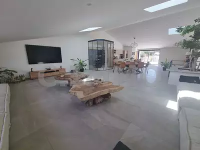 Maison, 260 m²