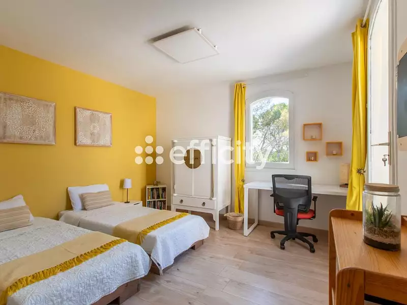 Maison, 230 m²
