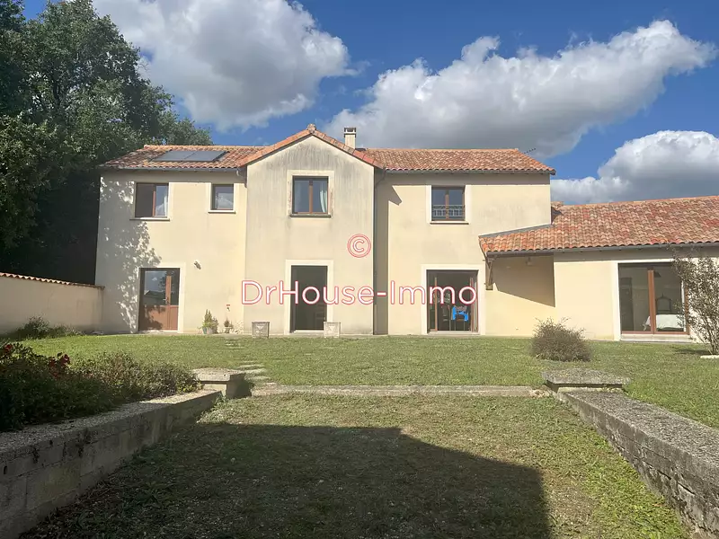 Maison, 205,12 m²