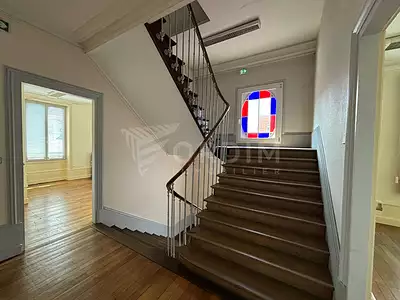 Maison, 1 142,1 m²