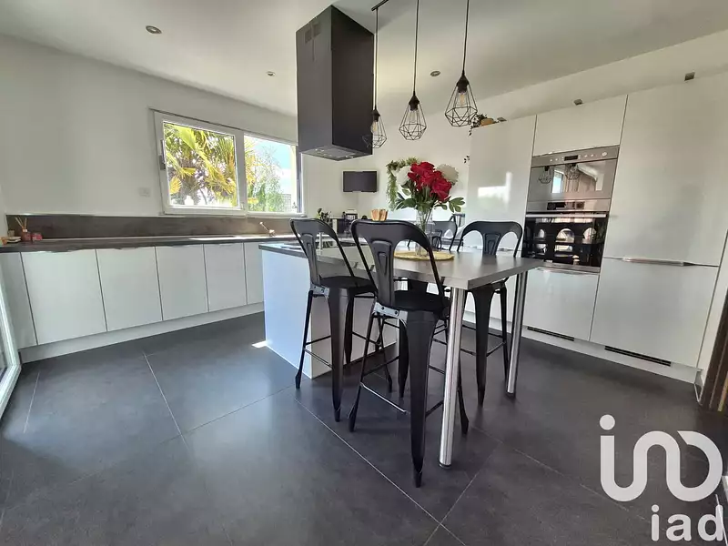 Maison, 197 m²