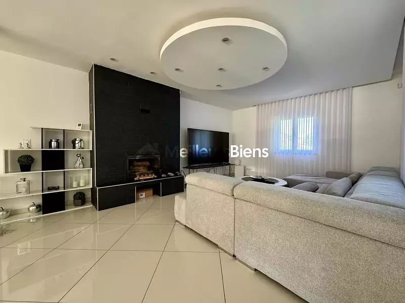Maison, 255 m²