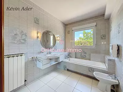 Maison, 245 m²