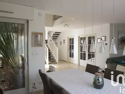 Maison, 165 m²