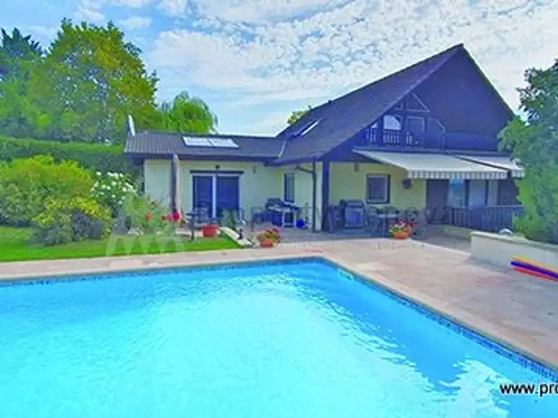 Maison, 196 m²