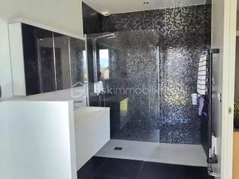 Maison, 165 m²