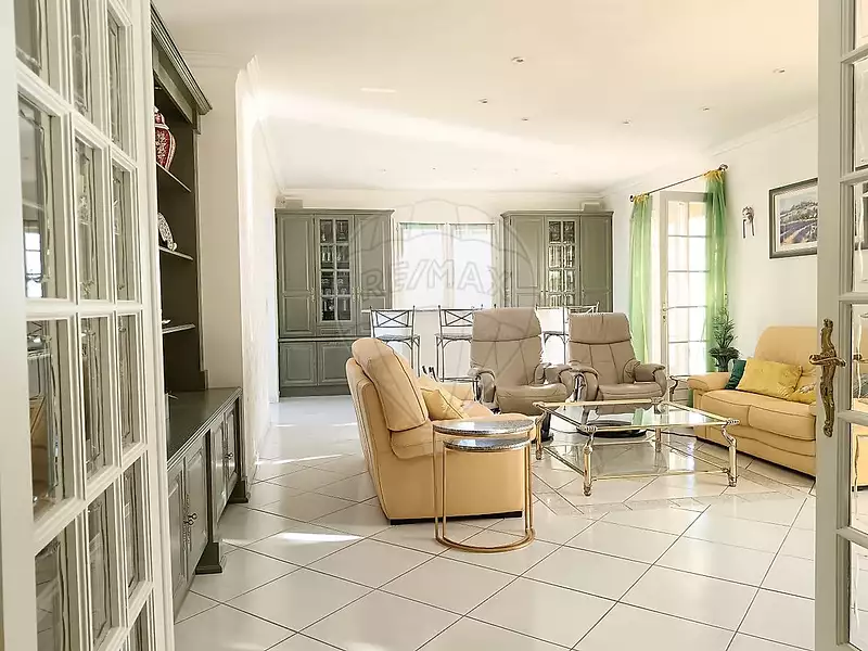 Maison, 250 m²