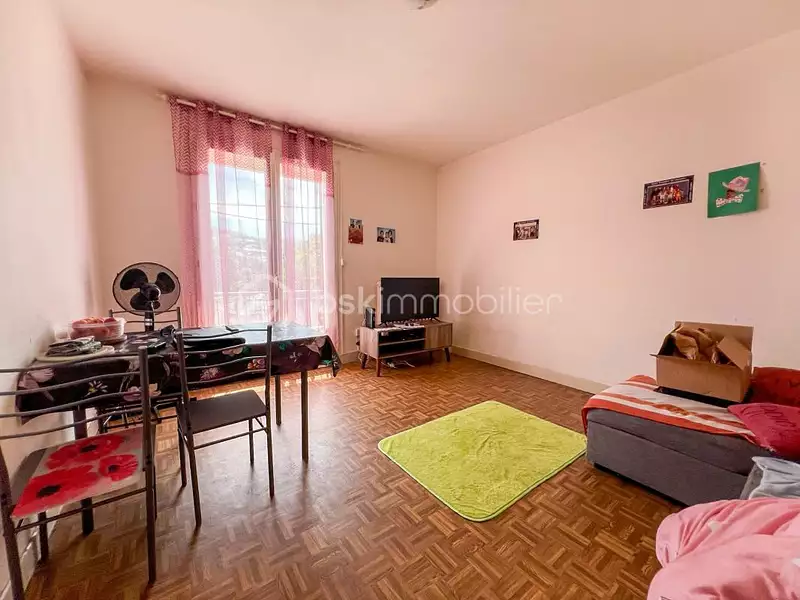 Immeuble, 196 m²