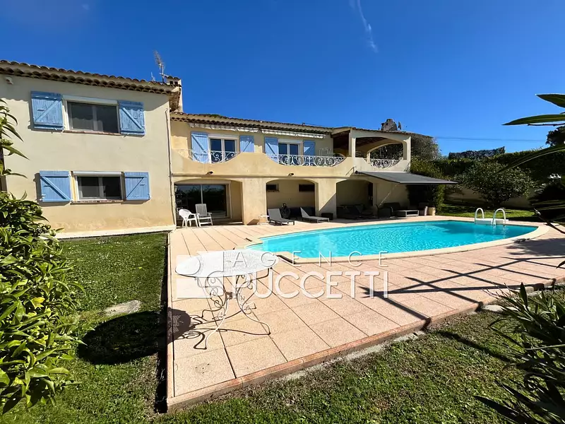 Maison, 175 m²