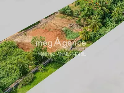 Terrain, 700 m²