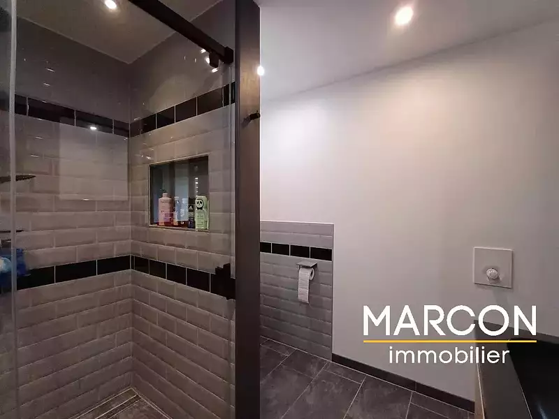 Maison, 179 m²