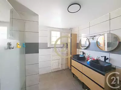 Maison, 179 m²