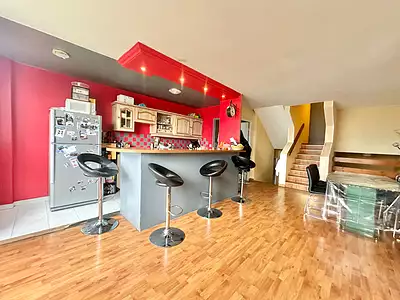 185 000 € 2 229 €/m² Appartement • 83 m² • 4 pièces • 3 chambres Sartrouville (78500)