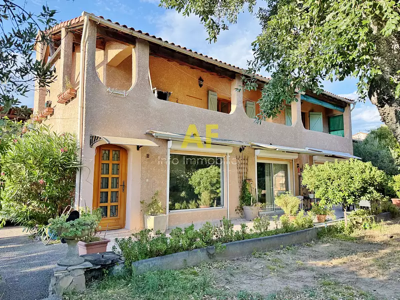 Maison, 210 m²