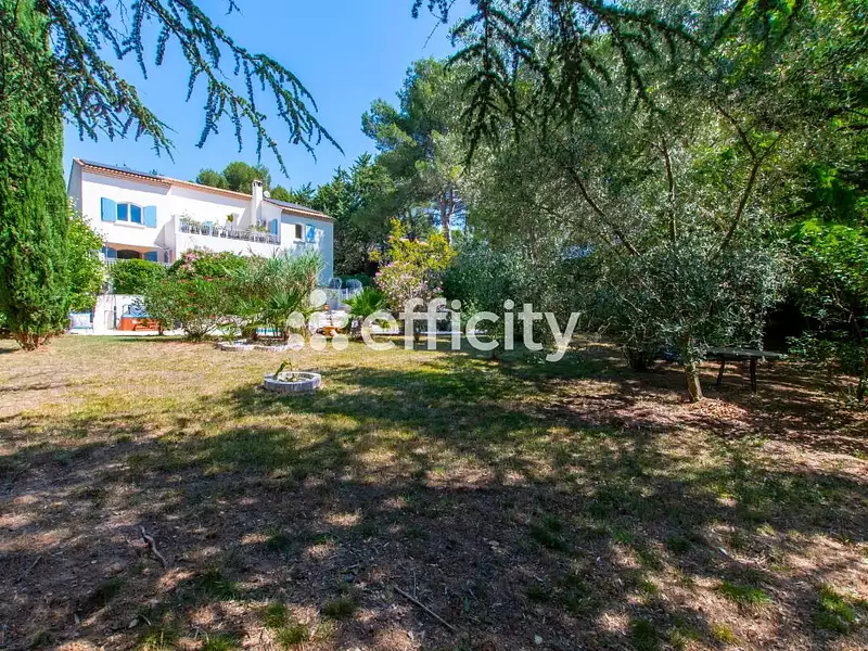 Maison, 230 m²