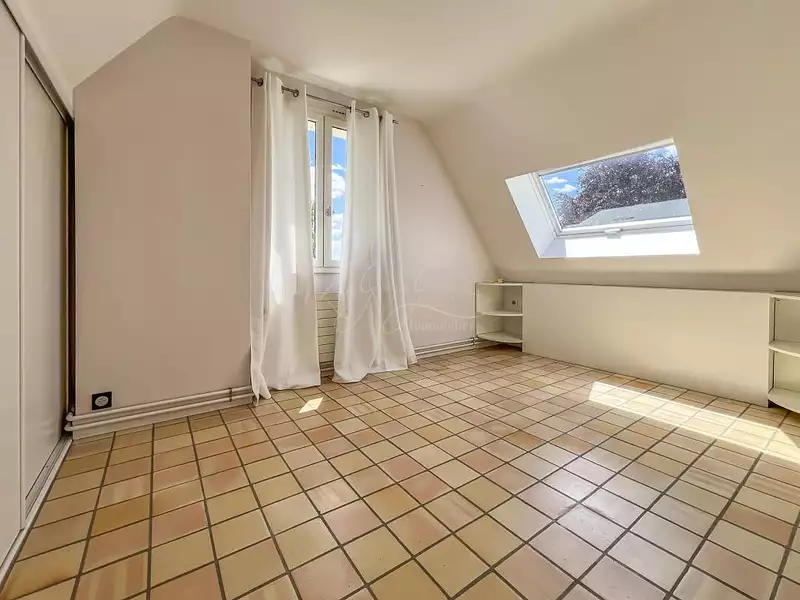Maison, 180 m²