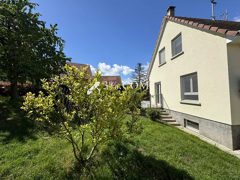 Maison, 166 m²