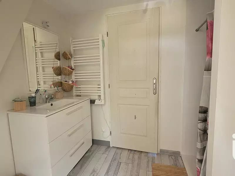 Maison, 235 m²
