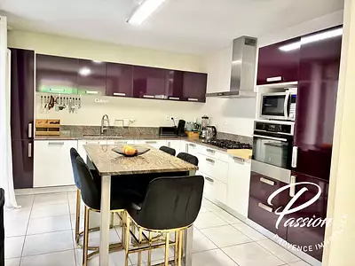 Maison, 242 m²