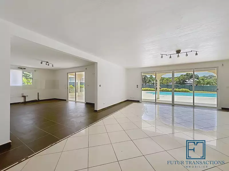 Maison, 322 m²