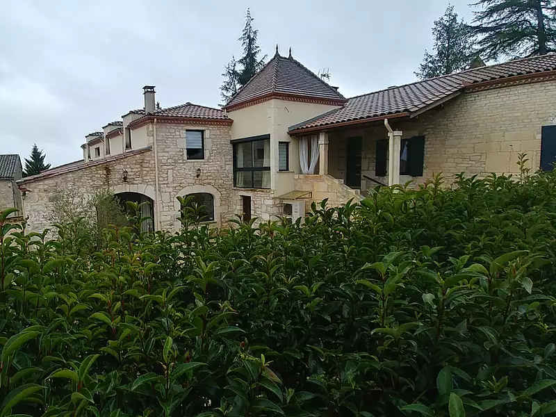 Maison, 240 m²