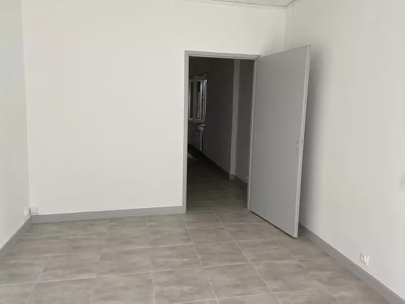 Divers, 30 m²
