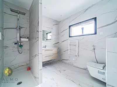 Maison, 275 m²