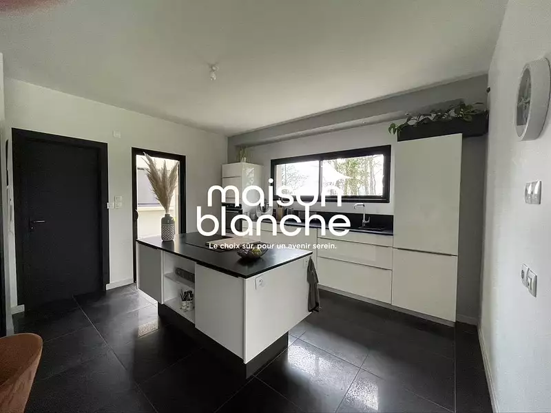Maison, 168 m²