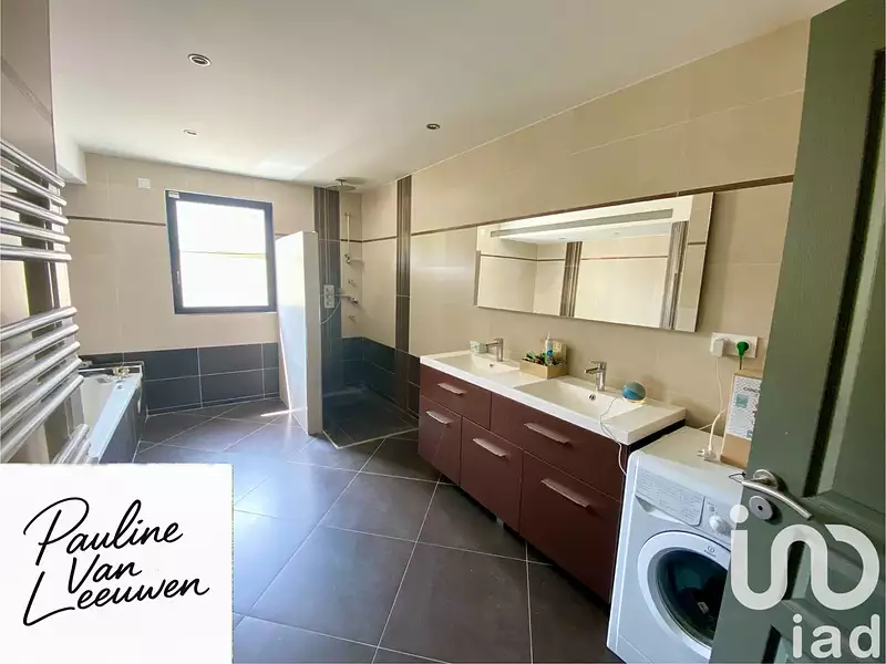 Maison, 215 m²