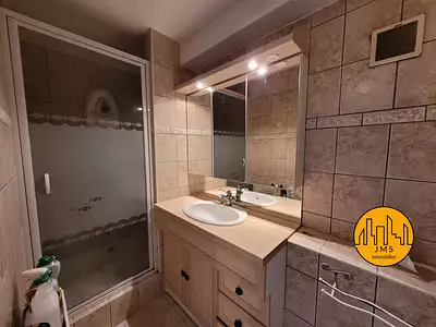Maison, 240 m²
