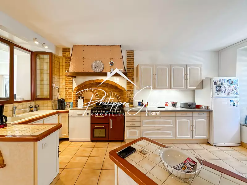 Maison, 260 m²