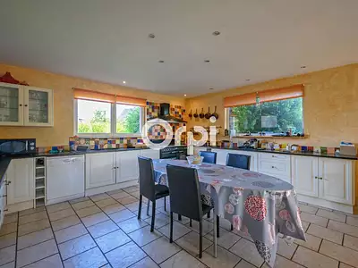 Maison, 338 m²