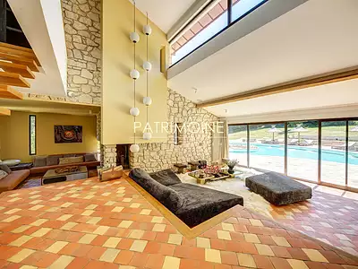 Maison, 700 m²