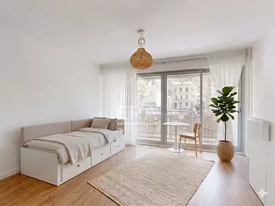 220 000 € 11 000 €/m² Appartement • 20 m² • 1 pièce Paris 15ème (75015)