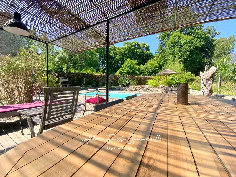 Maison, 235 m²