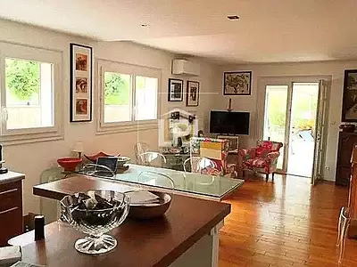 Immeuble, 319 m²