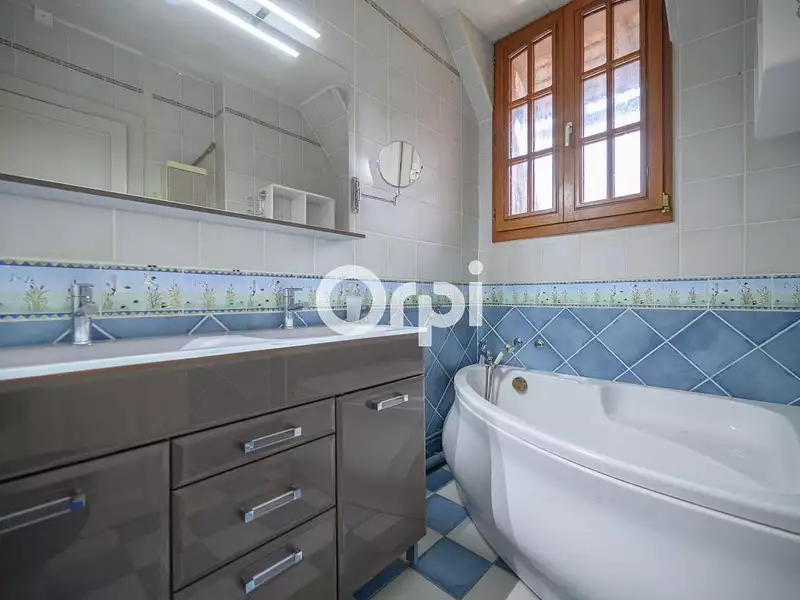 Maison, 161 m²