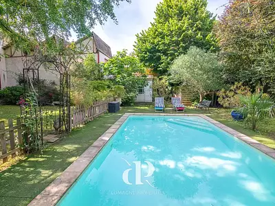 Maison, 346 m²