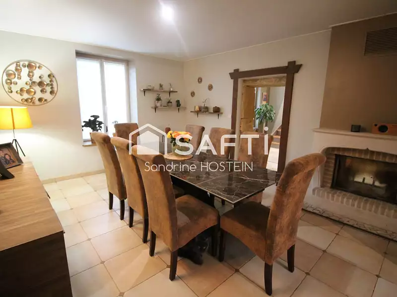 Maison, 284 m²