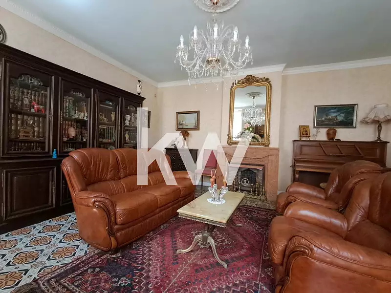 Maison, 381 m²