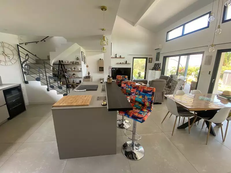 Maison, 215 m²