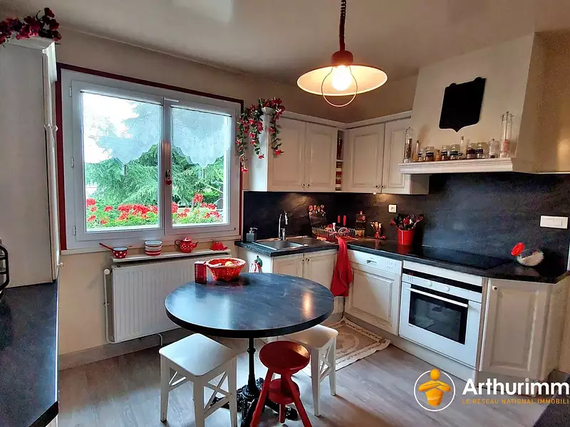 Maison, 180 m²