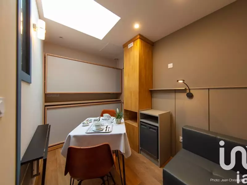 Immeuble, 305 m²